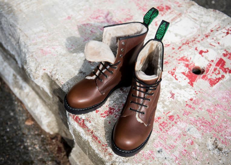 Solovair Brun Fettete Shearling Fôret 8 Eye Derby Boot Kvinnerh6ll2c293
