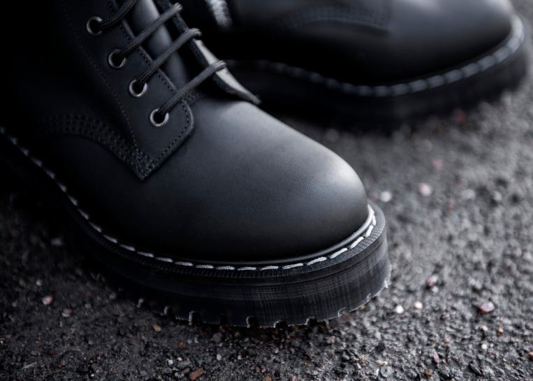 Solovair Svart Fettete 8-øyers Plattform-derbystøvel Med Glidelås Kvinnerh6ll2c297